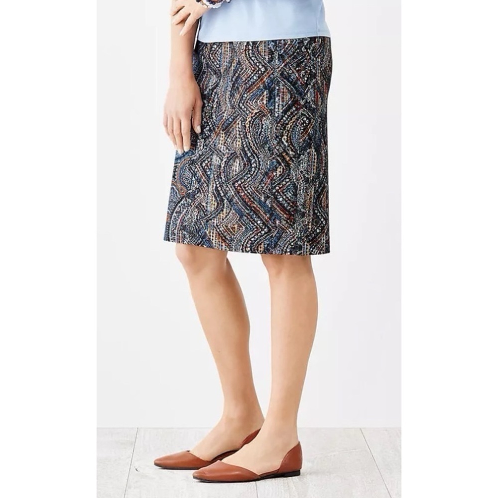 Elegant Paisley Skirt - Picture 3 of 9